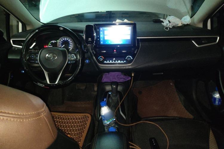Used Toyota Corolla 2019 Dual-Engine 1.8L E-CVT GL-i Elite Edition Center Console