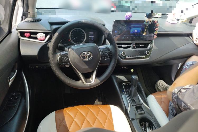 Used Toyota Corolla 2019 Dual-Engine 1.8L E-CVT GL-i Elite Edition Center Console