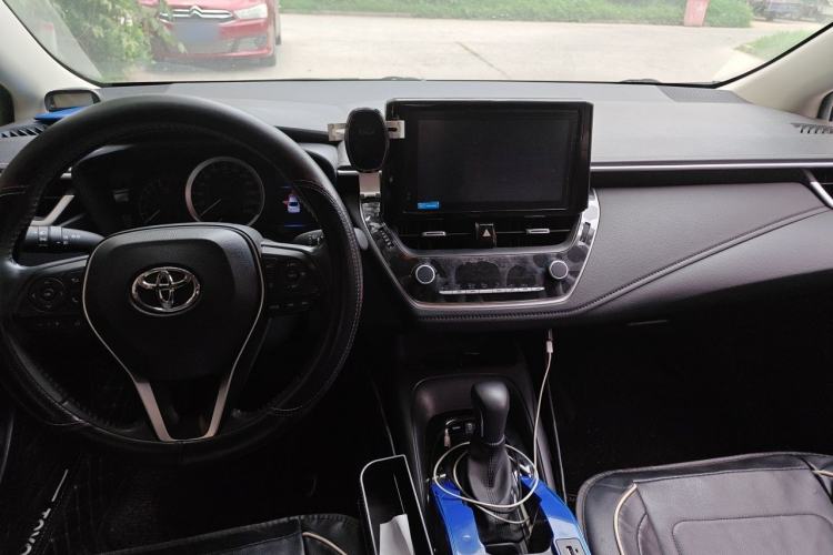 Used Toyota Corolla 2019 1.2T S-CVT GL-i Luxury Edition Center Console