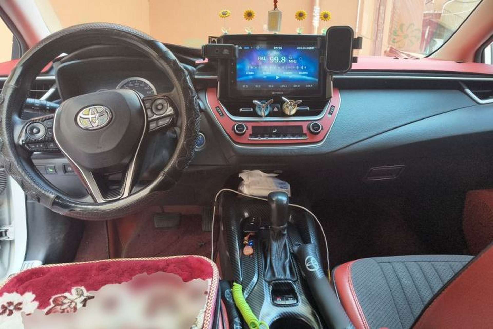 Used Toyota Corolla 2019 Dual-Engine 1.8L E-CVT GL-i Elite Edition Center Console