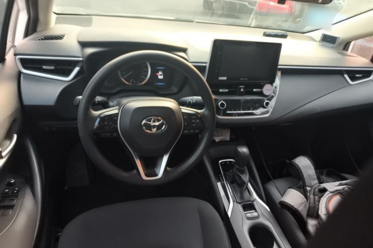 Used Toyota Corolla 2019 1.2T S-CVT GL-i Elite Edition Center Console