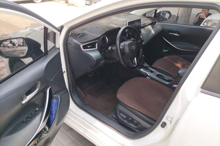Used Toyota Corolla 2019 Dual-Engine 1.8L E-CVT GL-i Elite Edition Driver Seat