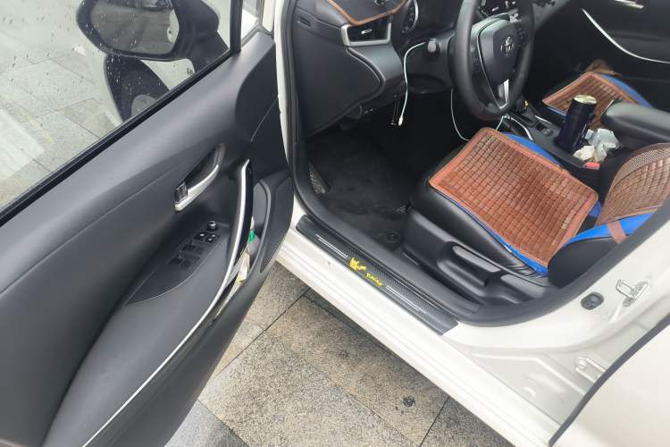 Used Toyota Corolla 2019 Dual-Engine 1.8L E-CVT GL-i Elite Edition Driver Seat
