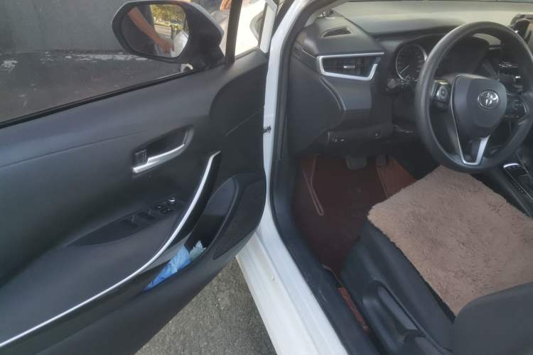 Used Toyota Corolla 2019 Dual-Engine 1.8L E-CVT GL-i Elite Edition Driver Seat