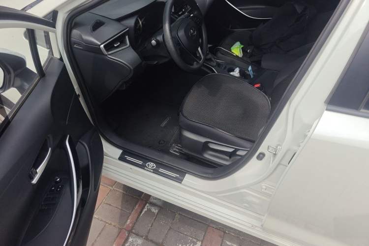 Used Toyota Corolla 2019 Dual-Engine 1.8L E-CVT GL-i Elite Edition Driver Seat