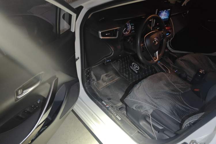 Used Toyota Corolla 2019 Dual-Engine 1.8L E-CVT GL-i Elite Edition Driver Seat