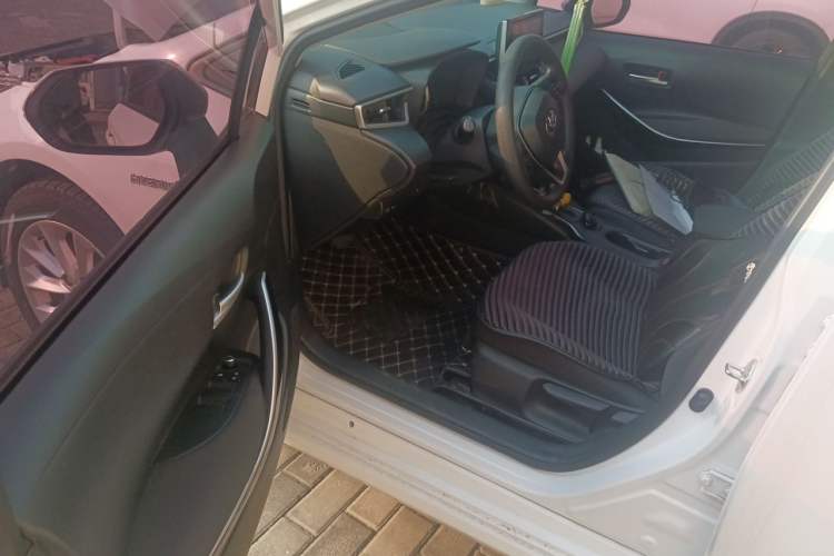 Used Toyota Corolla 2019 Dual-Engine 1.8L E-CVT GL-i Elite Edition Driver Seat