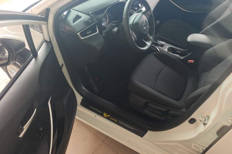 Used Toyota Corolla 2019 Dual-Engine 1.8L E-CVT GL-i Elite Edition Driver Seat
