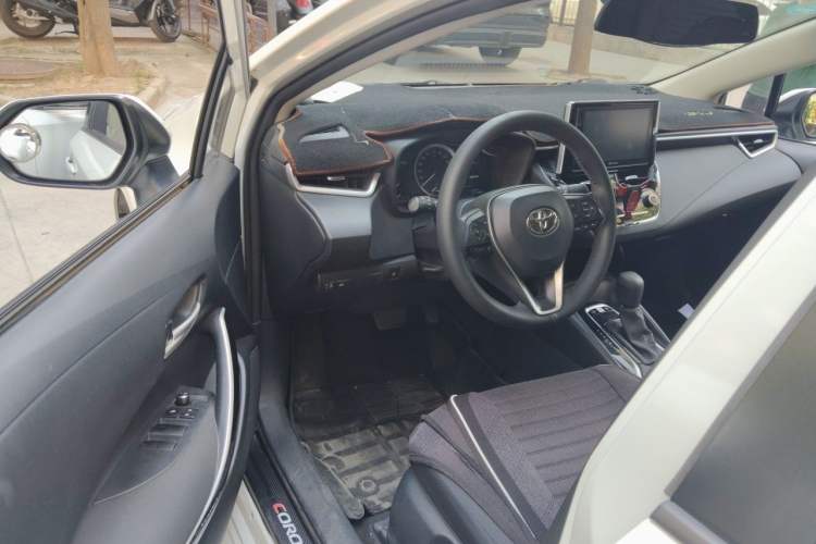 Used Toyota Corolla 2019 Dual-Engine 1.8L E-CVT GL-i Elite Edition Driver Seat