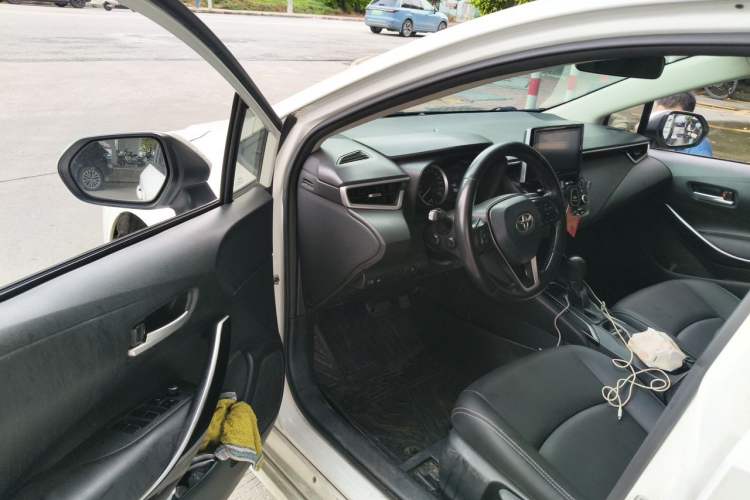 Used Toyota Corolla 2019 Dual-Engine 1.8L E-CVT GL-i Elite Edition Driver Seat