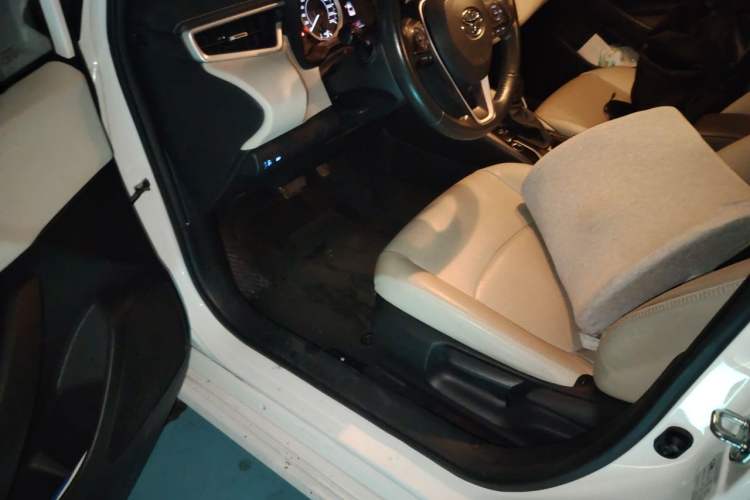Used Toyota Corolla 2019 1.2T S-CVT GL-i Luxury Edition Driver Seat