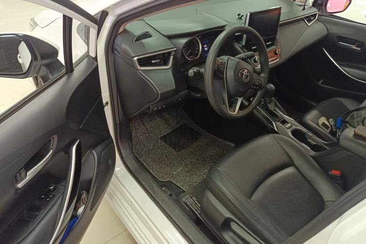Used Toyota Corolla 2019 Dual-Engine 1.8L E-CVT GL-i Elite Edition Driver Seat
