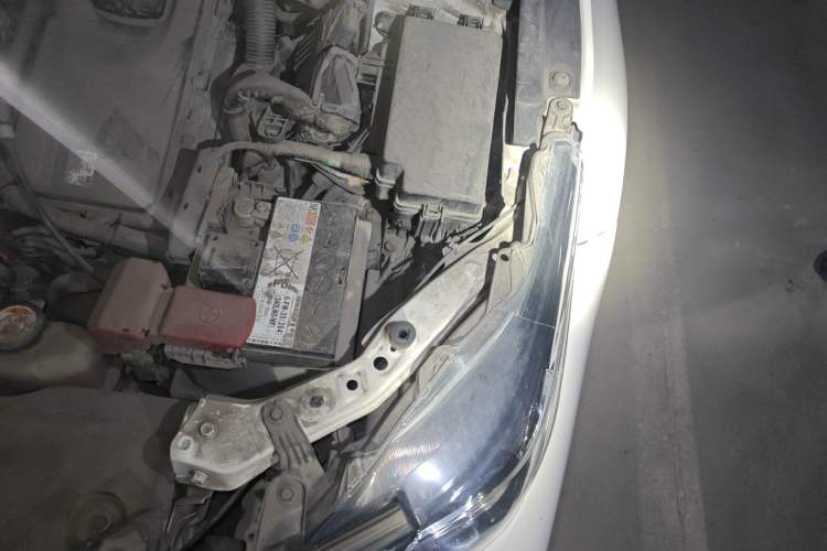Used Toyota Corolla 2019 Dual-Engine 1.8L E-CVT GL-i Elite Edition Engine Bay Left