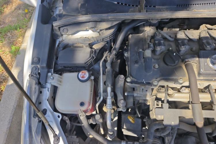 Used Toyota Corolla 2019 Dual-Engine 1.8L E-CVT GL-i Elite Edition Engine Bay Right