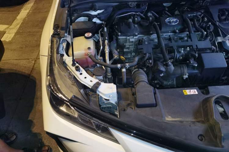 Used Toyota Corolla 2019 Dual-Engine 1.8L E-CVT GL-i Elite Edition Engine Bay Right