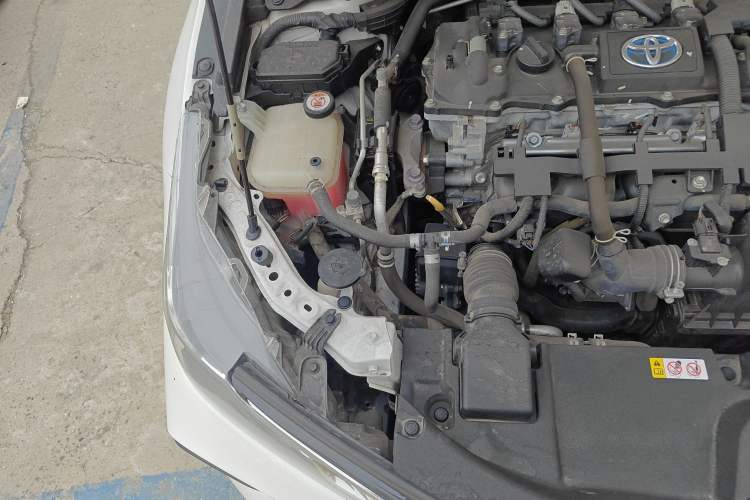 Used Toyota Corolla 2019 Dual-Engine 1.8L E-CVT GL-i Elite Edition Engine Bay Right