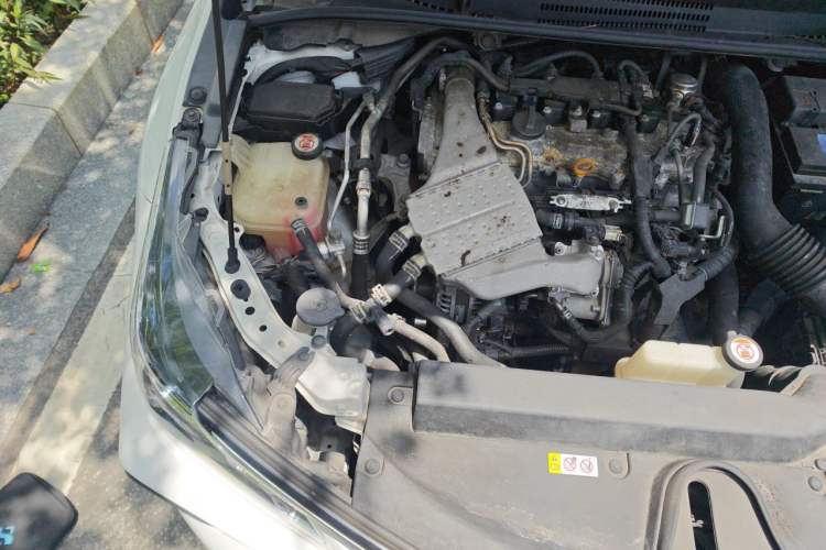 Used Toyota Corolla 2019 1.2T S-CVT GL-i Luxury Edition Engine Bay Right