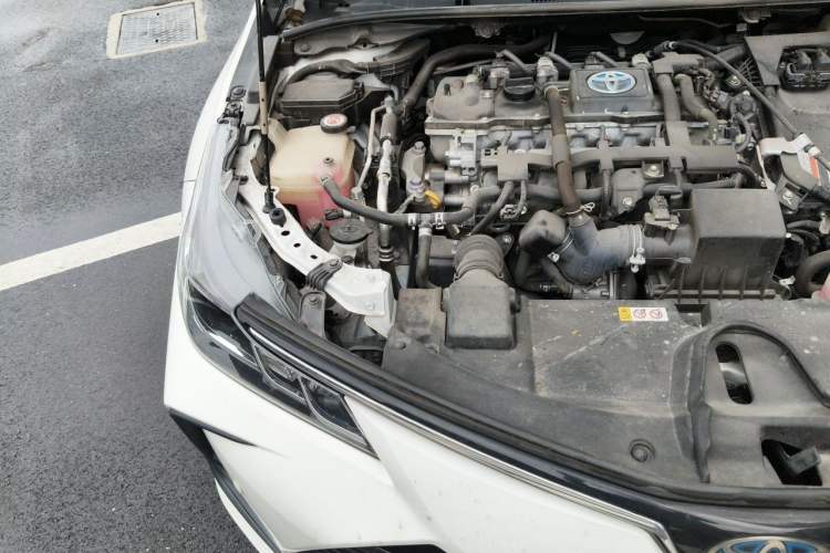 Used Toyota Corolla 2019 Dual-Engine 1.8L E-CVT GL-i Elite Edition Engine Bay Right