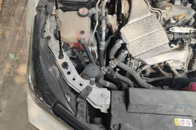Used Toyota Corolla 2019 1.2T S-CVT GL-i Elite Edition Engine Bay Right