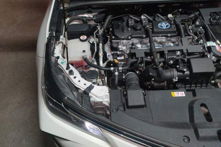 Used Toyota Corolla 2019 Dual-Engine 1.8L E-CVT GL-i Elite Edition Engine Bay Right