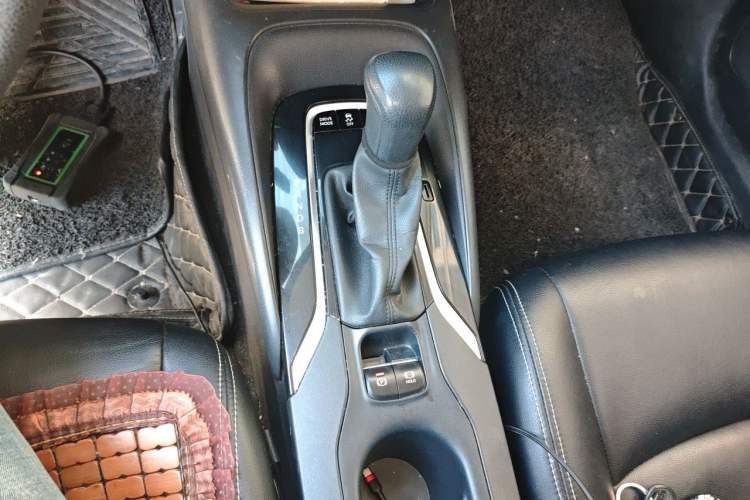 Used Toyota Corolla 2019 Dual-Engine 1.8L E-CVT GL-i Elite Edition Gear Lever