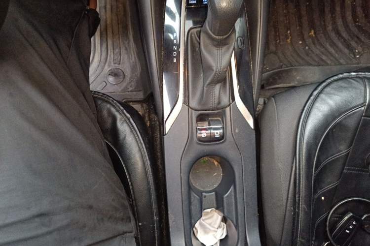 Used Toyota Corolla 2019 Dual-Engine 1.8L E-CVT GL-i Pioneer Edition Gear Lever
