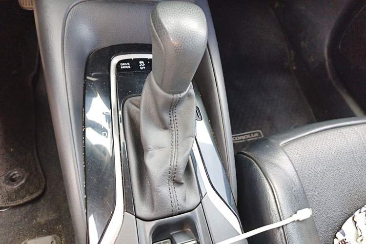 Used Toyota Corolla 2019 Dual-Engine 1.8L E-CVT GL-i Elite Edition Gear Lever