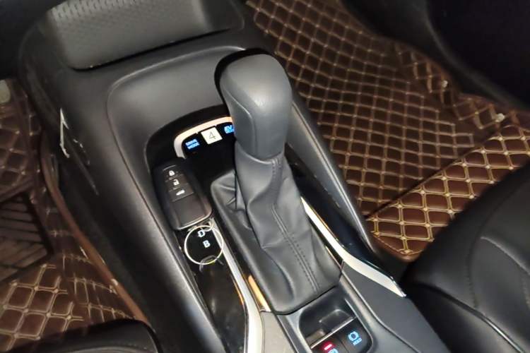 Used Toyota Corolla 2019 Dual-Engine 1.8L E-CVT GL-i Elite Edition Gear Lever