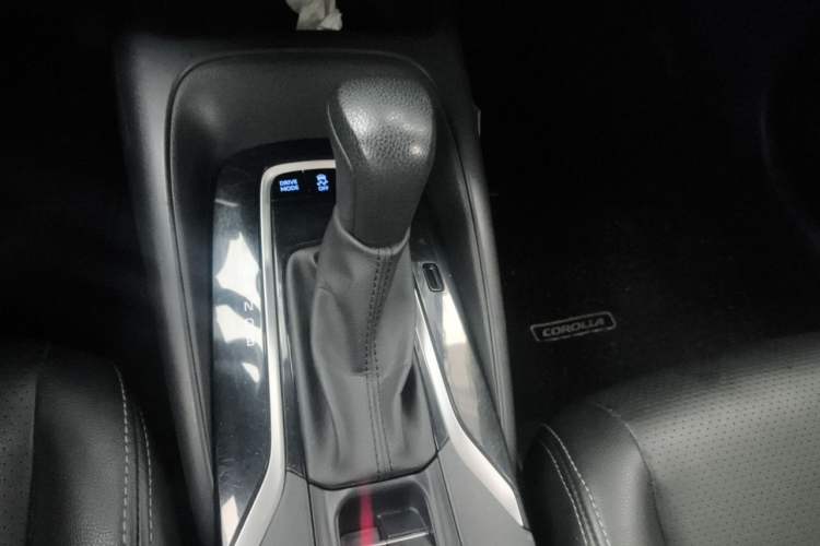 Used Toyota Corolla 2019 Dual-Engine 1.8L E-CVT GL-i Elite Edition Gear Lever