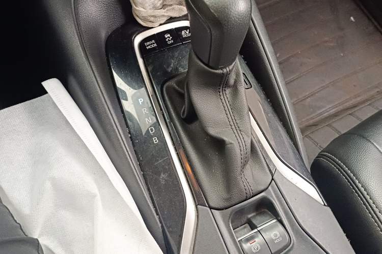 Used Toyota Corolla 2019 Dual-Engine 1.8L E-CVT GL-i Elite Edition Gear Lever
