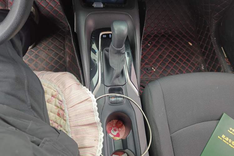 Used Toyota Corolla 2019 Dual-Engine 1.8L E-CVT GL-i Elite Edition Gear Lever