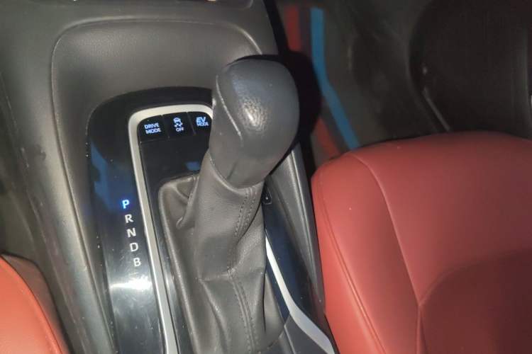 Used Toyota Corolla 2019 Dual-Engine 1.8L E-CVT GL-i Pioneer Edition Gear Lever