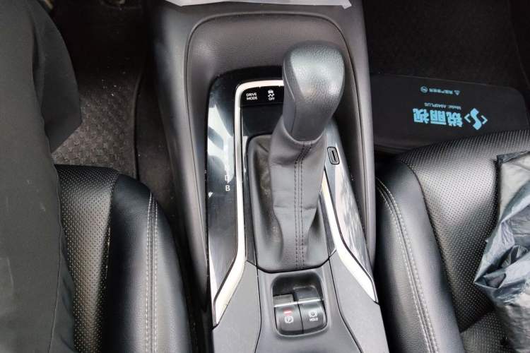 Used Toyota Corolla 2019 Dual-Engine 1.8L E-CVT GL-i Elite Edition Gear Lever