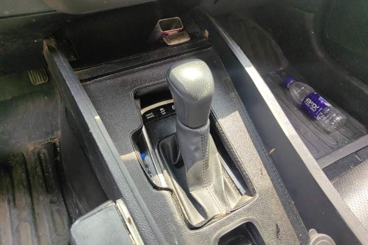 Used Toyota Corolla 2019 Dual-Engine 1.8L E-CVT GL-i Elite Edition Gear Lever