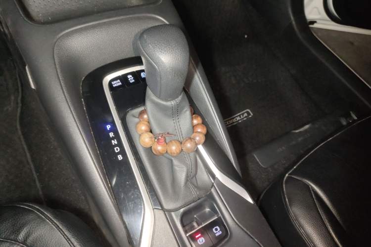 Used Toyota Corolla 2019 Dual-Engine 1.8L E-CVT GL-i Elite Edition Gear Lever