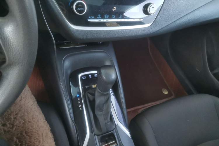 Used Toyota Corolla 2019 Dual-Engine 1.8L E-CVT GL-i Elite Edition Gear Lever