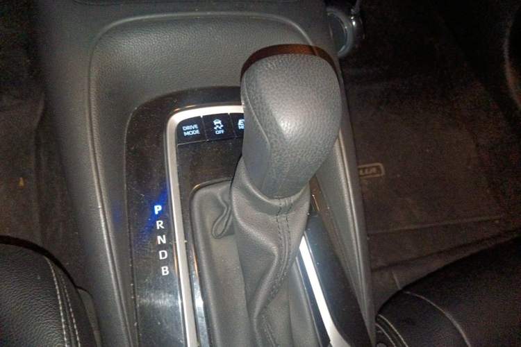 Used Toyota Corolla 2019 Dual-Engine 1.8L E-CVT GL-i Elite Edition Gear Lever