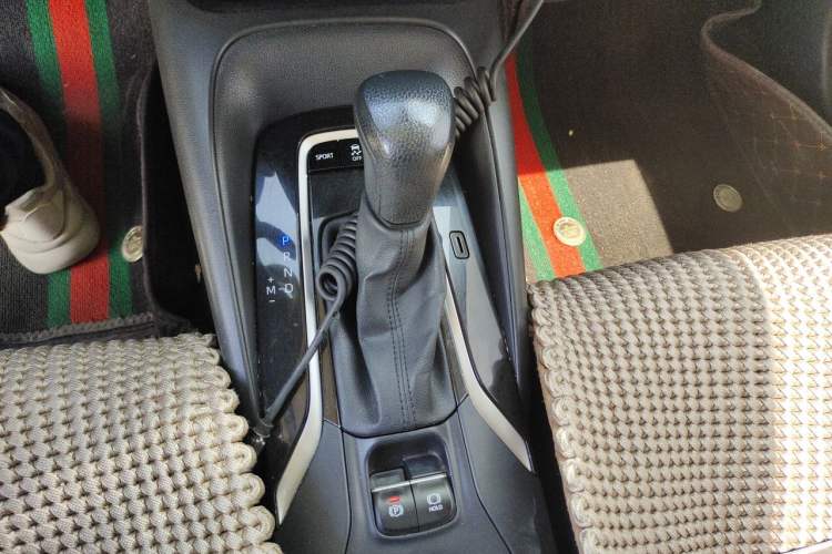 Used Toyota Corolla 2019 Dual-Engine 1.8L E-CVT GL-i Pioneer Edition Gear Lever
