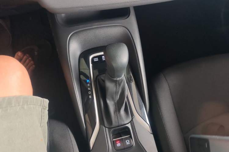 Used Toyota Corolla 2019 Dual-Engine 1.8L E-CVT GL-i Elite Edition Gear Lever