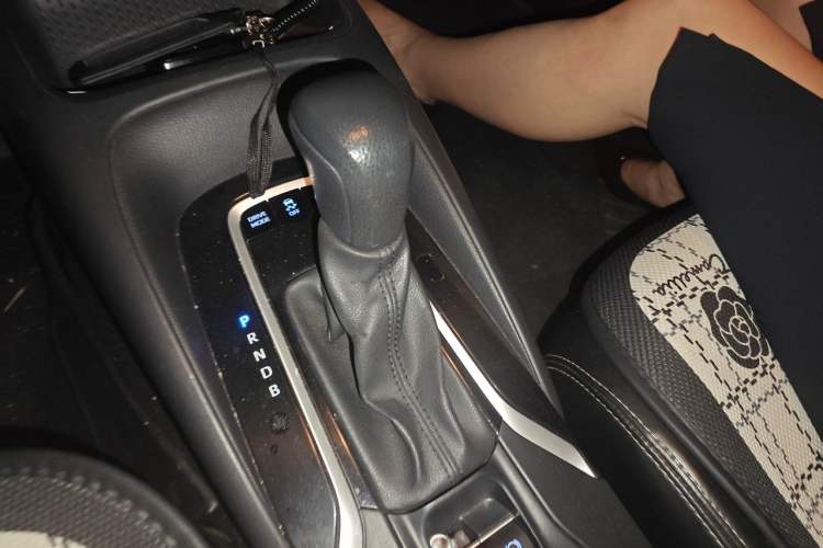 Used Toyota Corolla 2019 Dual-Engine 1.8L E-CVT GL-i Elite Edition Gear Lever