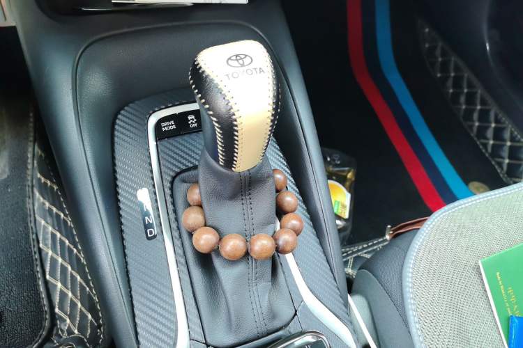Used Toyota Corolla 2019 Dual-Engine 1.8L E-CVT GL-i Elite Edition Gear Lever