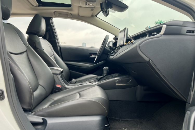 Used Toyota Corolla 2019 1.2T S-CVT GL-i Elite Edition Interior 12