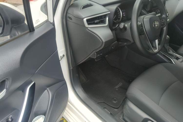 Used Toyota Corolla 2019 Dual-Engine 1.8L E-CVT GL-i Pioneer Edition Interior 3