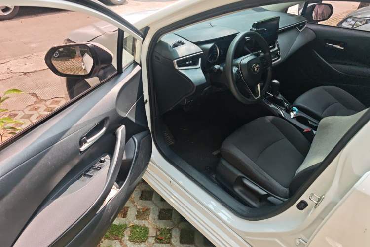 Used Toyota Corolla 2019 1.2T S-CVT GL-i Elite Edition Interior 3