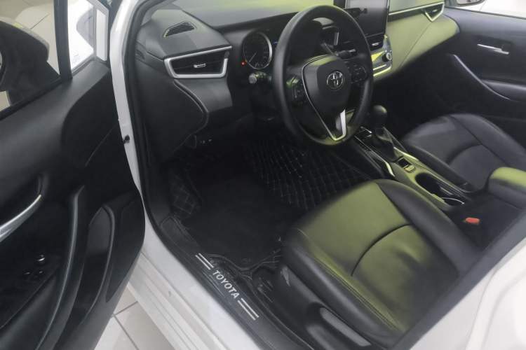 Used Toyota Corolla 2019 1.2T S-CVT GL-i Elite Edition Interior 5