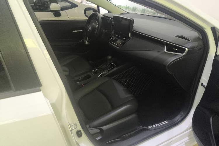 Used Toyota Corolla 2019 1.2T S-CVT GL-i Elite Edition Interior 8