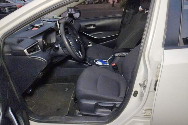 Used Toyota Corolla 2019 Dual-Engine 1.8L E-CVT GL-i Pioneer Edition Left Front Seat