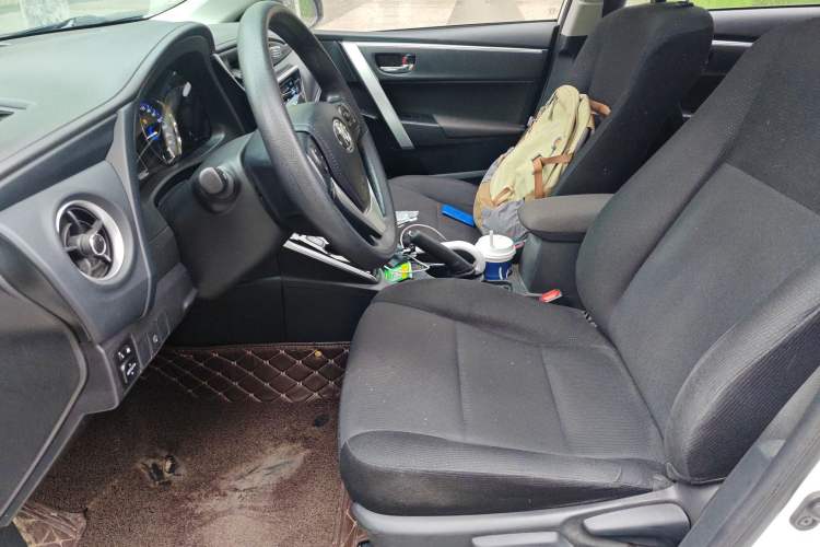 Used Toyota Corolla 2019 Dual-Engine 1.8L E-CVT GL-i Pioneer Edition Left Front Seat