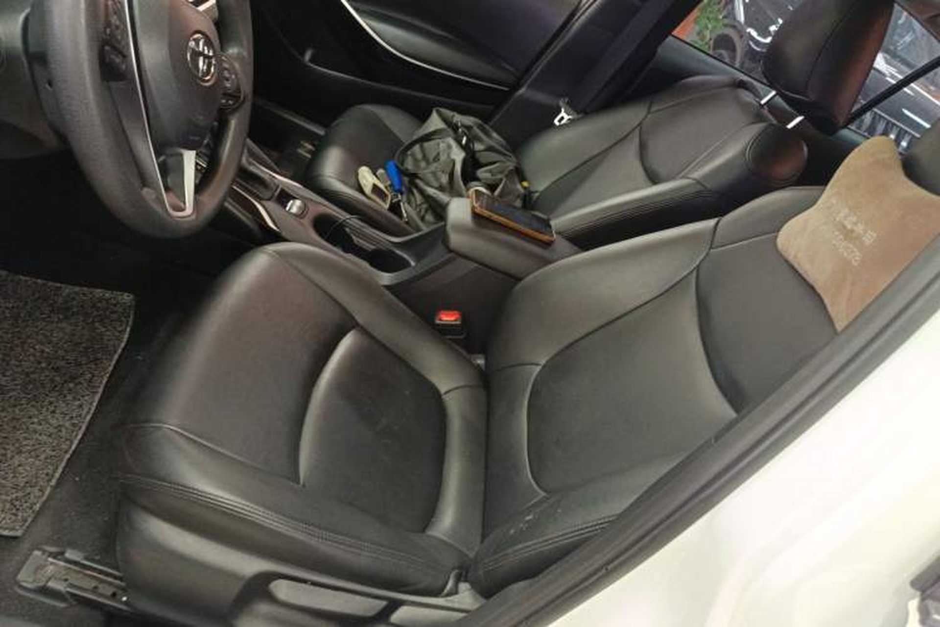 Used Toyota Corolla 2019 Dual-Engine 1.8L E-CVT GL-i Elite Edition Left Front Seat