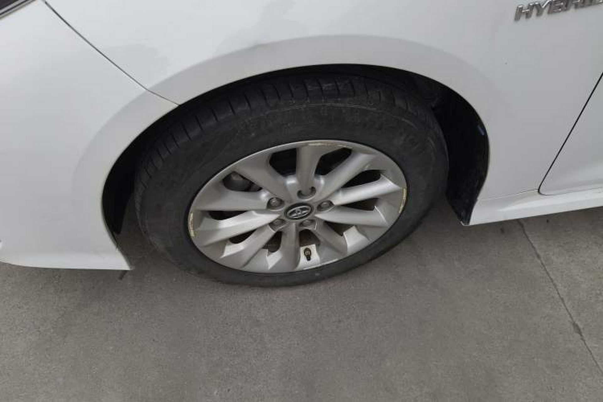 Used Toyota Corolla 2019 Dual-Engine 1.8L E-CVT GL-i Elite Edition Left Front Wheel Hub